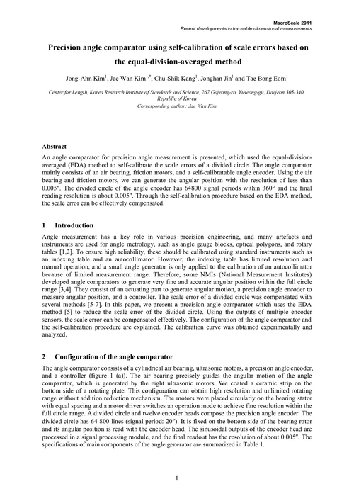 Precision angle comparator using self-calibration of scale errors based on the equal-division-averaged method